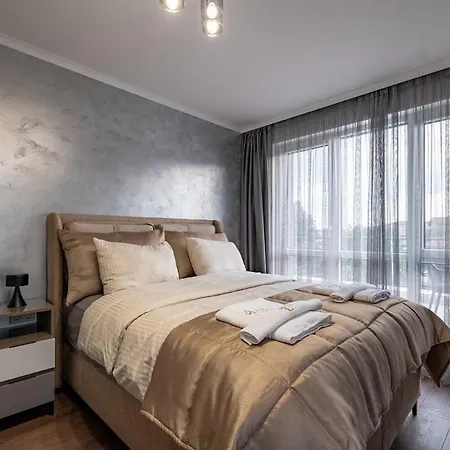 Aria Luxury *